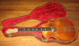 Kay Kraft Stomberg-Voisinet Venetian Model B 1930's w-vintage brown-chipboard case open.jpg